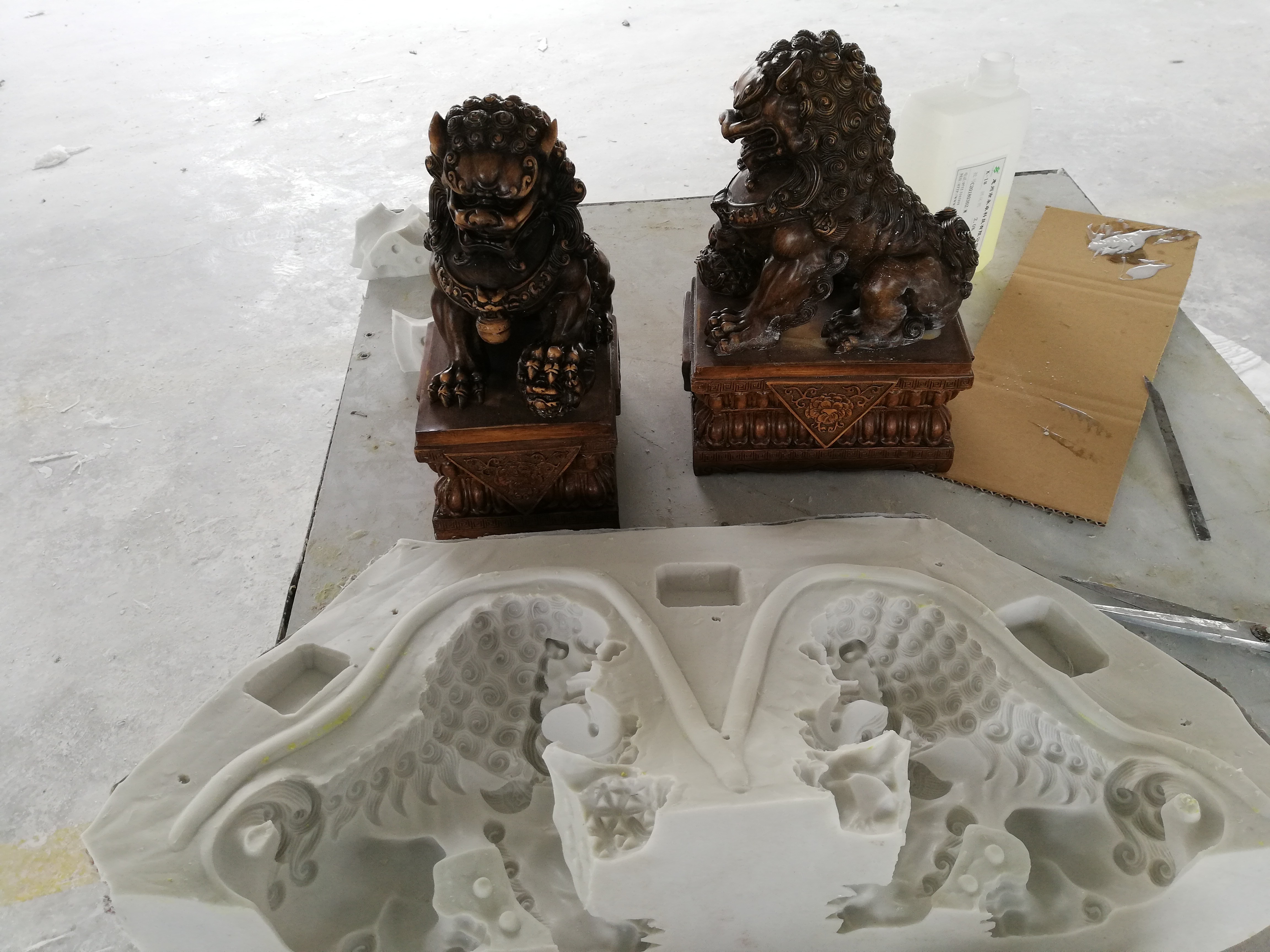 模具硅膠翻模樹脂工藝品出現(xiàn)燒模情況怎么辦 ？